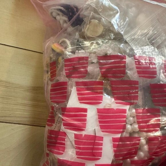 Mystery Fashion Jewelry Lot #13 – Mixed Vintage and Modern - Picture 6 of 6